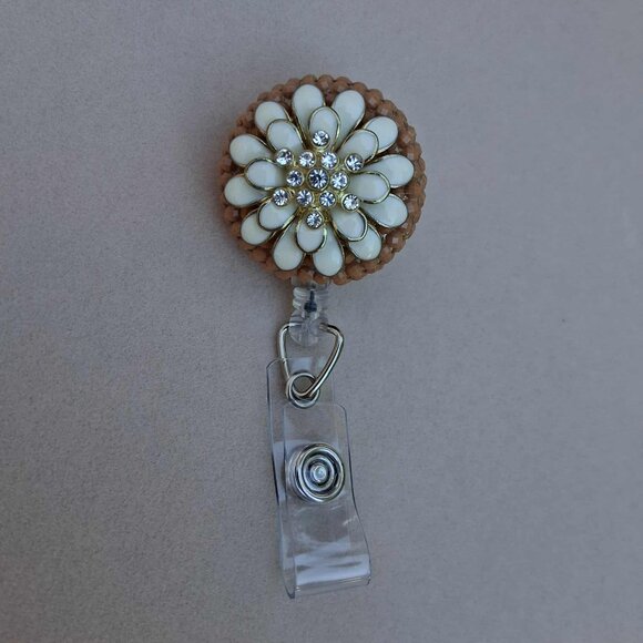 Floral Badge Reel - Picture 1 of 2